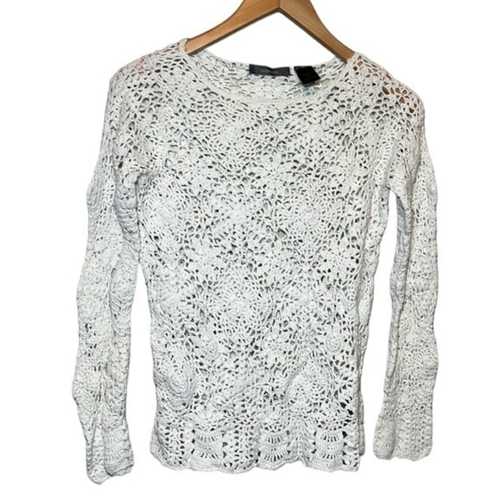 Liz Claiborne open weave long sleeve top color is white womens petite medium